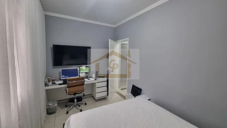 Imagem Granja Viana, Casa Térrea, 3 quartos sendo um suíte, 2 vagas charmosa!