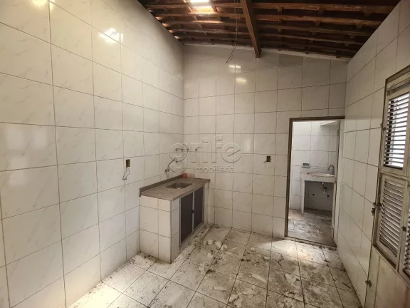 Imagem Excelente casa bem ventilada, em ótima localização na Parquelândia, próximo Av. Bezerra de Mene...