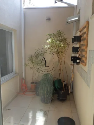 Imagem Luxuosa Casa com 3 Suítes e Área Gourmet em Condomínio Privilegiado de Paulínia!