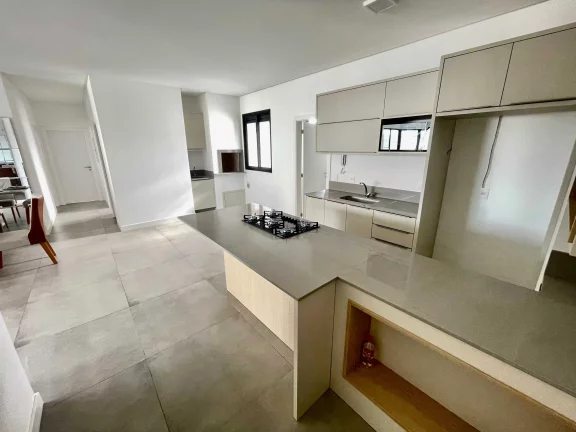 Imagem Apartamento com 3 Suítes sendo 1 master e 2 vagas de garagem no Centro – Balneário Camboriú/SC