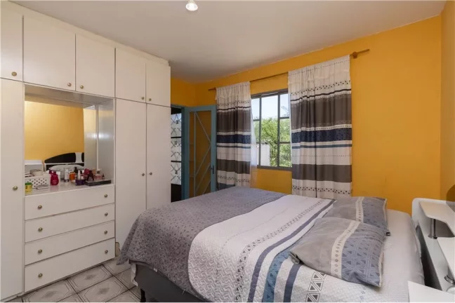 Imagem Casa a venda no Jardim Mutinga, com piscina, excelente para renda extra.