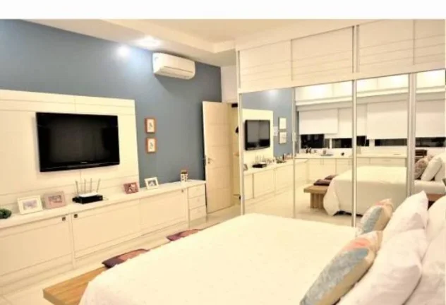 Imagem R$ 1.750.000
R$ 1.720 condomínio 
IPTU R$ 3800/anual
145 m²
3 quartos, 1 vaga, 4 banheiros e 4º a...
