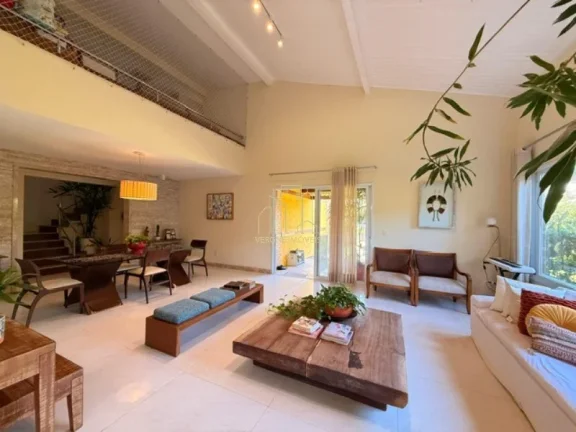 Imagem Casa de Alto Padrão à Venda em Stella Maris | 4 Suítes | 296m² | Condomínio com Acesso Privativo à Praia