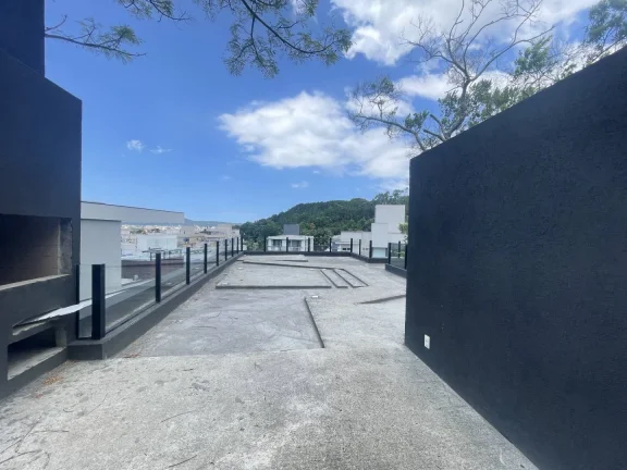 Imagem Casa à Venda em Canasvieiras Condomínio Fechado 3 Suítes