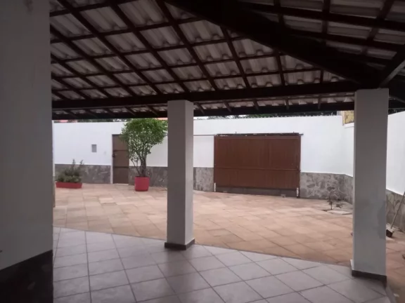 Imagem Casa com 4 quartos, 300m2, para locação em Lauro de Freitas, Centro