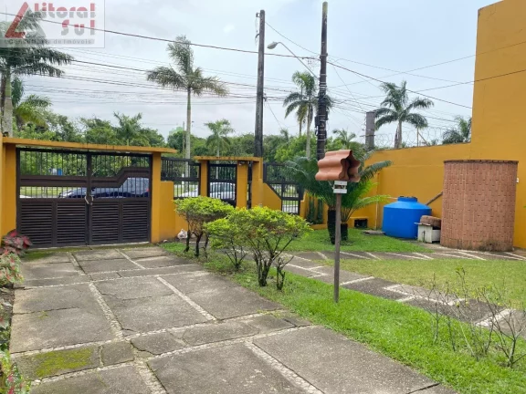 Imagem casa isolada na mirim praia grande