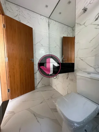 Imagem Este parece ser um anúncio bastante detalhado de uma propriedade no Bairro Jardim Califórnia, em C...