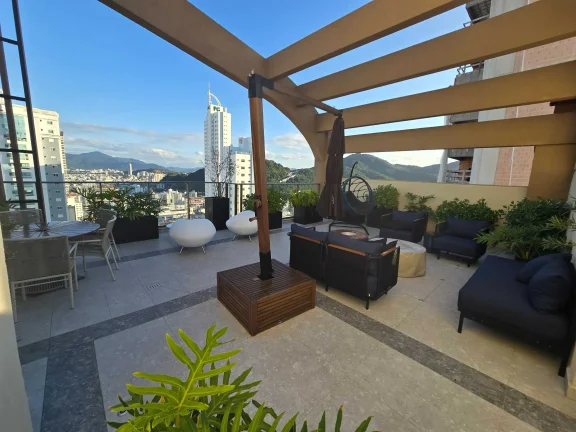 Imagem Apartamento novo alto padrão com 4 suítes e 4 vagas de garagem no Centro de Balneário Camboriú.