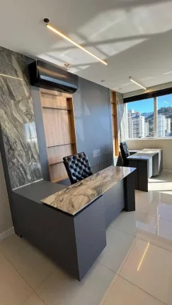 Imagem Sala comercial frente mar e mobiliada com 38,50m² e 1 vaga em Meia Praia -Itapema/SC