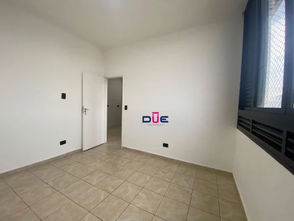 Imagem Apartamento 2 dormitórios para locação no coração do Gonzaga – a menos de 100 metros da praia!