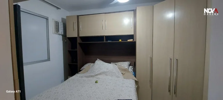 Imagem São 50m² bem distribuídos, com sala aconchegante, cozinha prática, 2 quartos confortáveis e 1 v...