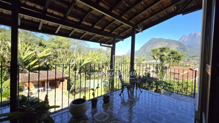 Imagem Casa à venda, 230 m² por R$ 1.300.000,00 - Alto - Teresópolis/RJ