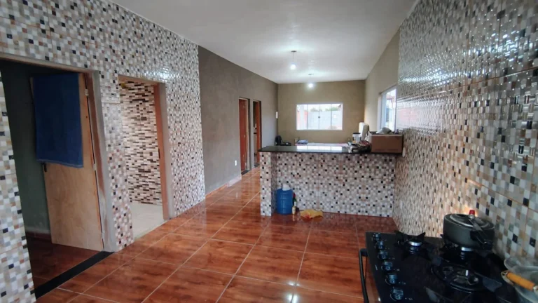 Imagem Imóvel para Venda em Araçoiaba da Serra-SP: Casa com 3 Quartos, 2 Salas, 1 Banheiro, 3 Vagas de Garagem, 1.080,00m² de Área no Bairro Cercado.