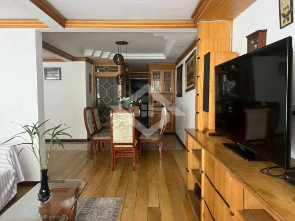 Imagem Apartamento Mobiliado à Venda em Copacabana com Vista para o Mar