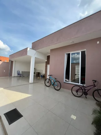 Imagem Residência Excepcional no Centro de Quadra, SP - Viva em Luxo e Conforto Absolutos!