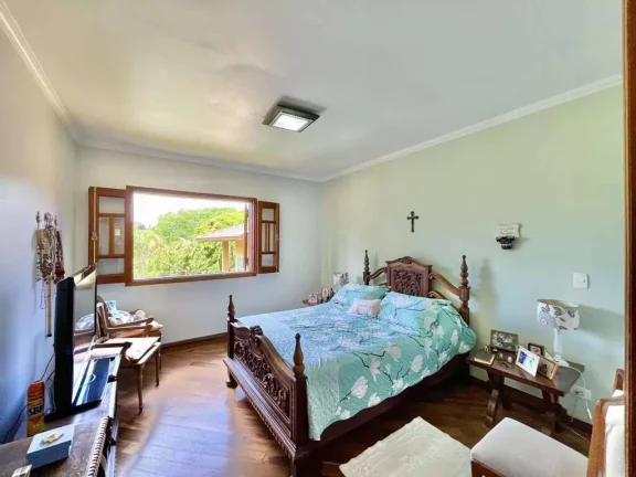 Imagem Casa contemporânea, com ótimo acabamento, muita natureza e privacidade.