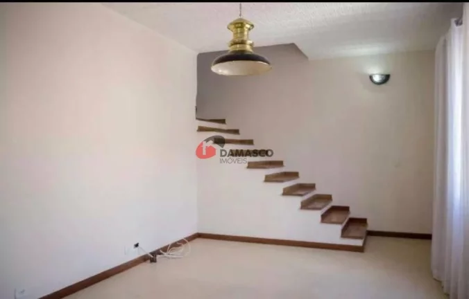 Imagem Sobrado à venda 3 Quartos, 4 Vagas, 197 m², Nova Gerty, São Caetano do Sul - SP