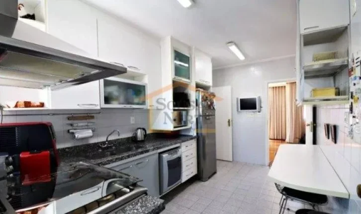 Imagem Apartamento à venda em Santana com 140 m², vista panorâmica para a Serra da Cantareira. São 3 su...