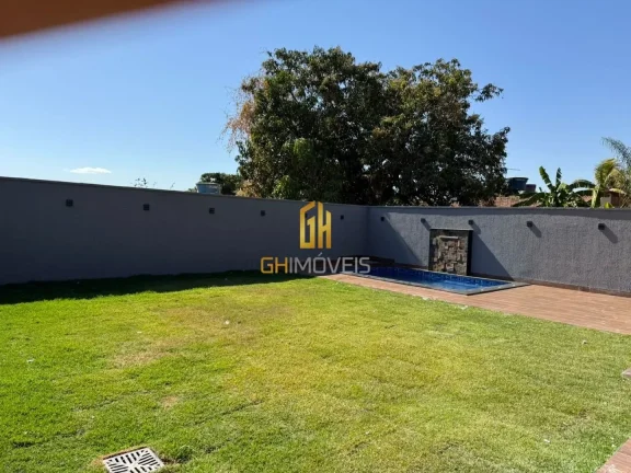Imagem CA1808Linda casa com 3 suítes plenas localizada no Garavelo Park Aparecida de Goiânia A casa possu...