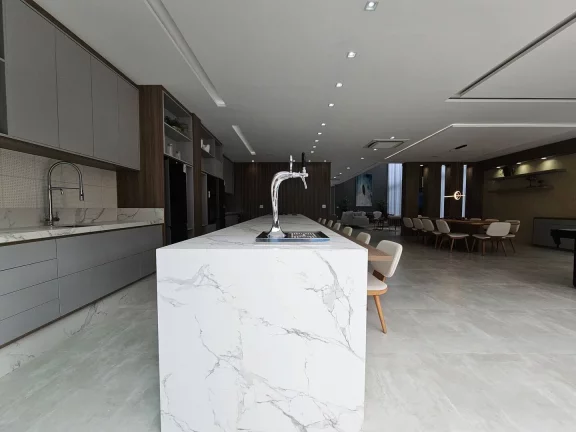 Imagem *Descubra o Luxo na Riviera de São Lourenço em Bertioga, SP!*