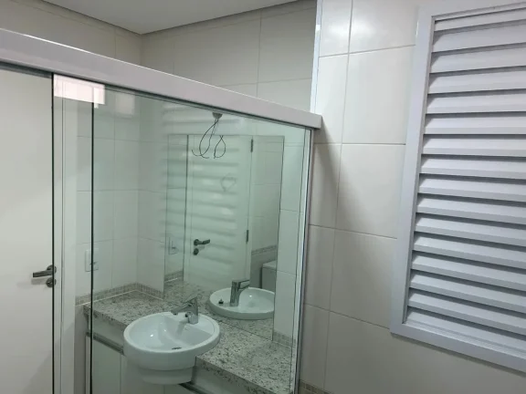 Imagem Imóvel de Luxo no Centro de Tatuí-SP: Apartamento com 3 suítes, 3 salas, 4 banheiros e 2 vagas de garagem!
