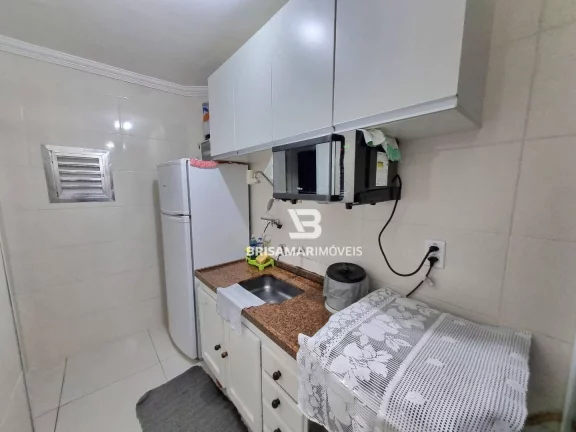 Imagem PITANGUEIRAS- UMA QUADRA DA PRAIA, LOCALIZAÇÃO ESPETACULAR , GARAGEM NO PRÉDIO.