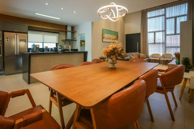 Imagem Casa à venda alto padrão - Área útil 250 m2 com 3 dormitórios sendo 3 suítes - 5 vagas - Condomínio