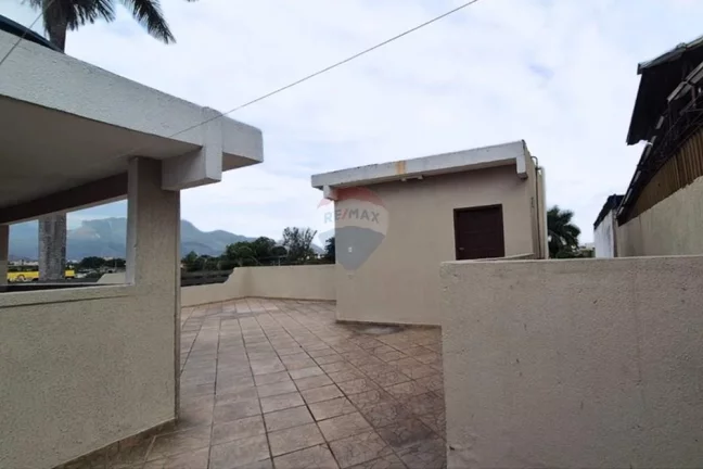 Imagem Casa á venda com 6 quartos com 316 m² Taquara, Rio de Janeiro.