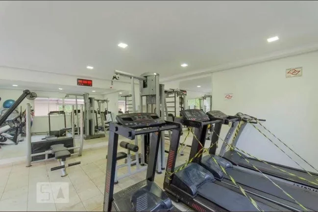 Imagem Oportunidade - Apartamento Andar Médio de 2 Dormitórios e 1 vaga de garagem na Vila Carmosina a 2min da Estação Dom Bosco