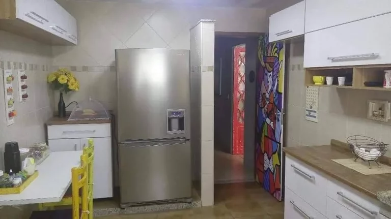 Imagem VENDO ESTA LINDA CASA NO CENTRO DE NOVA FRIBURGO.