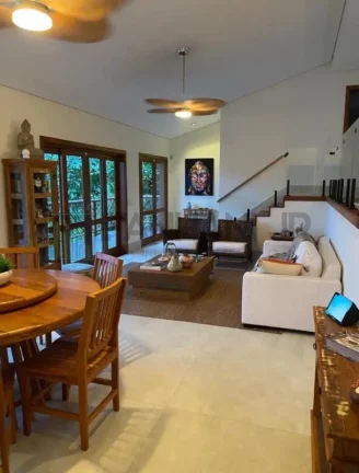 Imagem Venha viver o paraíso na Praia do Curral, em Ilhabela, em uma linda casa em condomínio de alto padrão, localizada ao lado do renomado hotel DPNY. Com