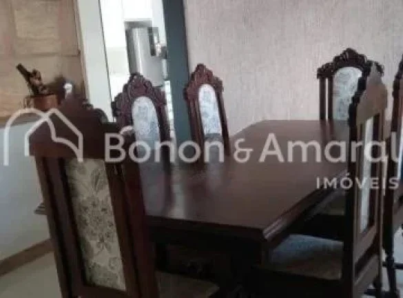 Imagem Casa estilo sobrado com 3 quartos, sendo 2 suítes, 3 salas, cozinha ampla e moderna com móveis pla...