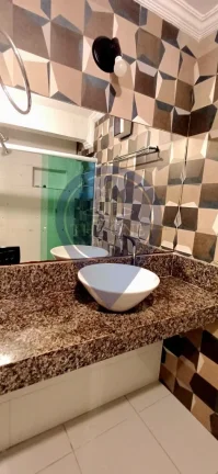 Imagem Imperdível oportunidade de adquirir uma casa de luxo no Sumaré, São Paulo-SP: 4 quartos, 2 suites, 2 salas, 3 banheiros, 2 vagas, 170m²!