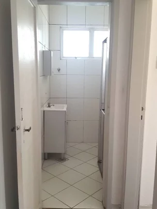 Imagem Apartamento reformado e ensolarado na Cidade Baixa — a um passo da Redenção!