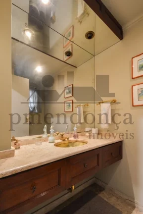 Imagem Apartamento no Jardim Paulista com 239m², 3 quartos (1 suíte) e 1 vaga.