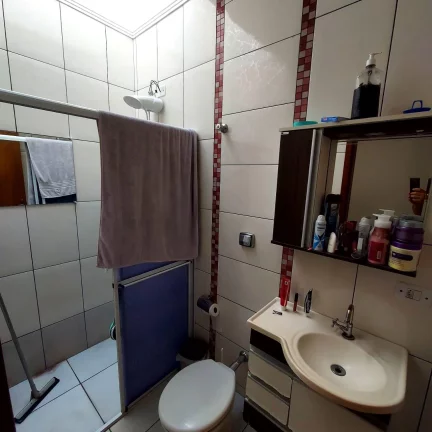 Imagem Casa Geminada para Venda em Sarandi, Parque Residencial Bom Pastor, 3 dormitórios, 1 banheiro, 2 vagas