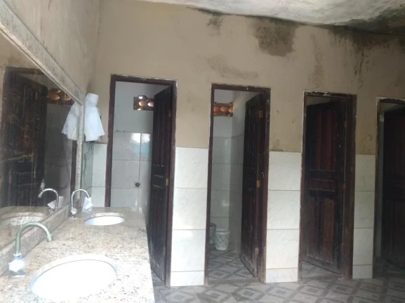 Imagem Oportunidade para Investidor para Venda em Duque de Caxias, Centro, 3 dormitórios, 2 suítes, 2 banheiros, 5 vagas