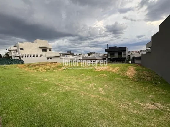 Imagem Terreno à Venda em Condomínio Fechado Residencial Araçari com 258 m² de Área Total, Ideal para Construir com Segurança e Qualidade de Vida