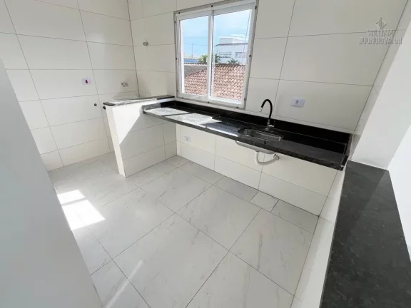 Imagem Casa de condomínio na Vila Tupi, 2 Dormitórios com Suíte! Sobreposta com Sacada!