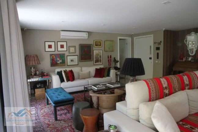 Imagem Apartamento Alto Padrão, 1 por andar, à Venda no Campo Belo: 3 suítes e 3 vagas. R$ 2.800.000,00