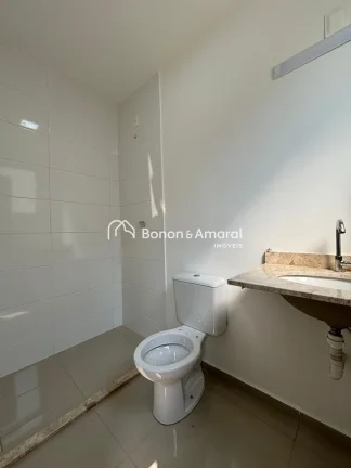Imagem Esta encantadora casa em Valinhos conta com 3 dormitórios, sendo 1 suíte. No térreo, você encont...