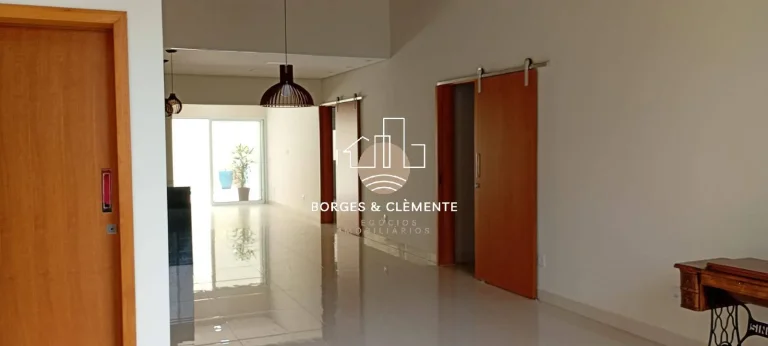 Imagem CASA TÉRREA 3 SUITES ALTO PADRÃO À VENDA - CONDOMÍNIO RESIDENCIAL REFÚGIO