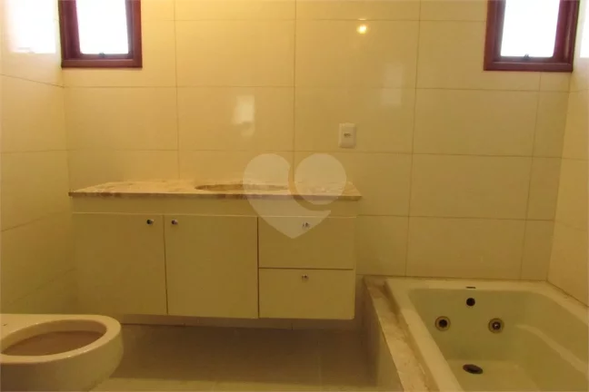Imagem Casa para alugar com 4 quartos, sendo 2 suítes, em Vila São Francisco, São Paulo - SP