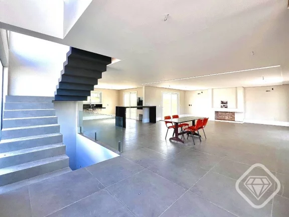Imagem Arquitetura Contemporânea e Sofisticação no Alphaville Porto Alegre

A Brilhante Imóveis vende e...