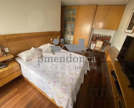 Imagem Apartamento com 180m² a venda na Pompéia, 3 suítes e 3 vagas.