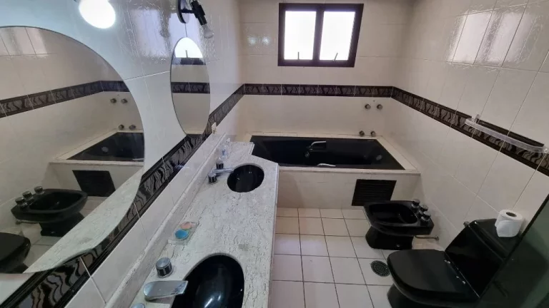 Imagem Apartamento com 4 dormitórios à venda, 190 m²- Astúrias - Guarujá/SP
