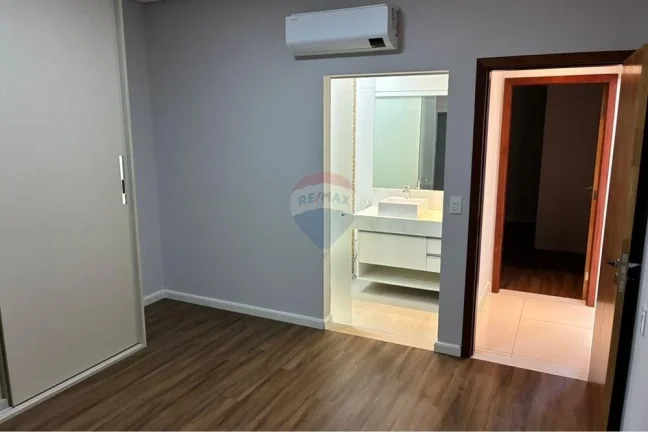 Imagem Linda casa no Condomínio Residencial Villa do Bosque