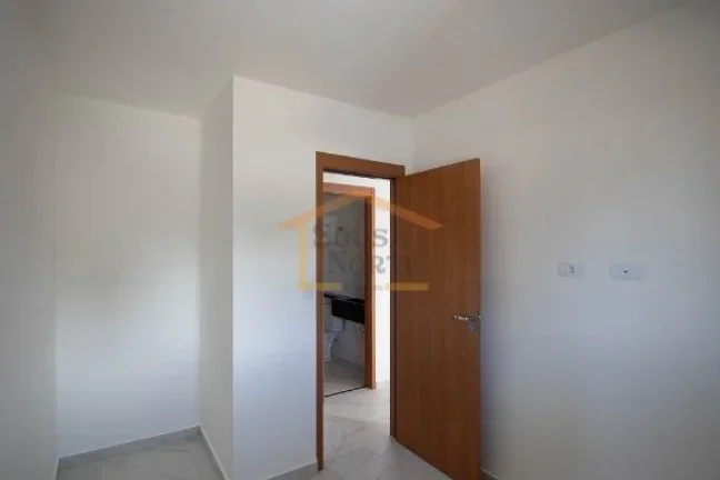 Imagem Apartamento com 44m², dispõe de 2 dormitórios, 1 banheiro, sala dois ambientes, cozinha com gabin...