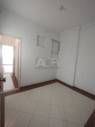 Imagem Apartamento Sala e Quarto em Copacabana, 30m2, Prédio Misto, Aceita Airbnb.
