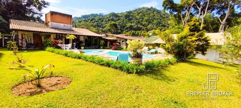 Imagem Casa com 5 dormitórios à venda, 620 m² por R$ 1.650.000 - Próximo a Albuquerque - Teresópolis/RJ